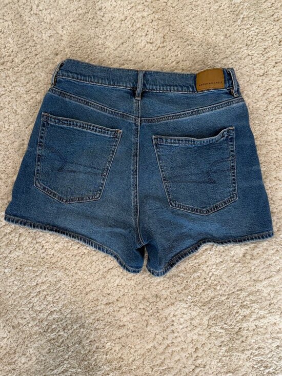American Eagle Denim Shorts Size 2 Medium Wash - Picture 2 of 3